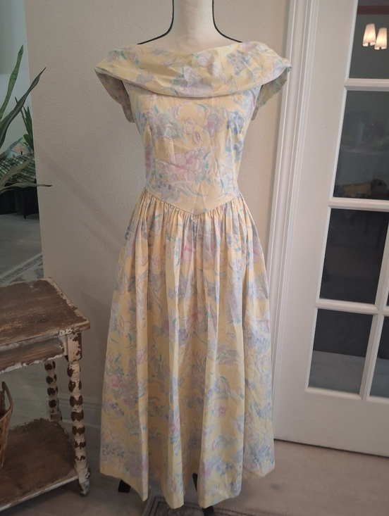 Laura Ashley Dresses & Skirts - Vintage Laura Ashley Pastel Yellow Floral Dress
